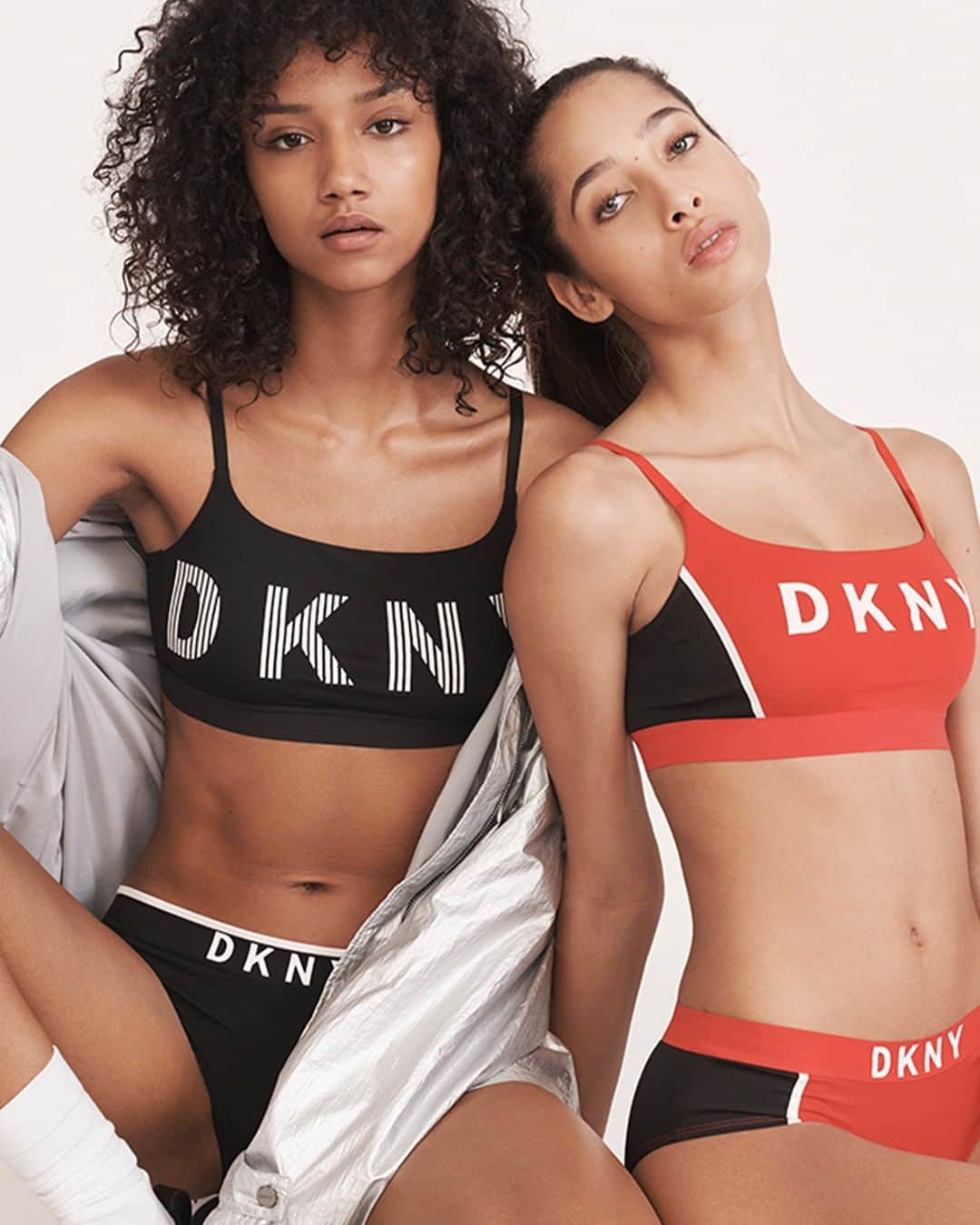 DKNYさんのインスタグラム写真 - (DKNYInstagram)「Your favorite first layer. Tap to shop #DKNY Spring 2019 intimates.」5月10日 5時00分 - dkny