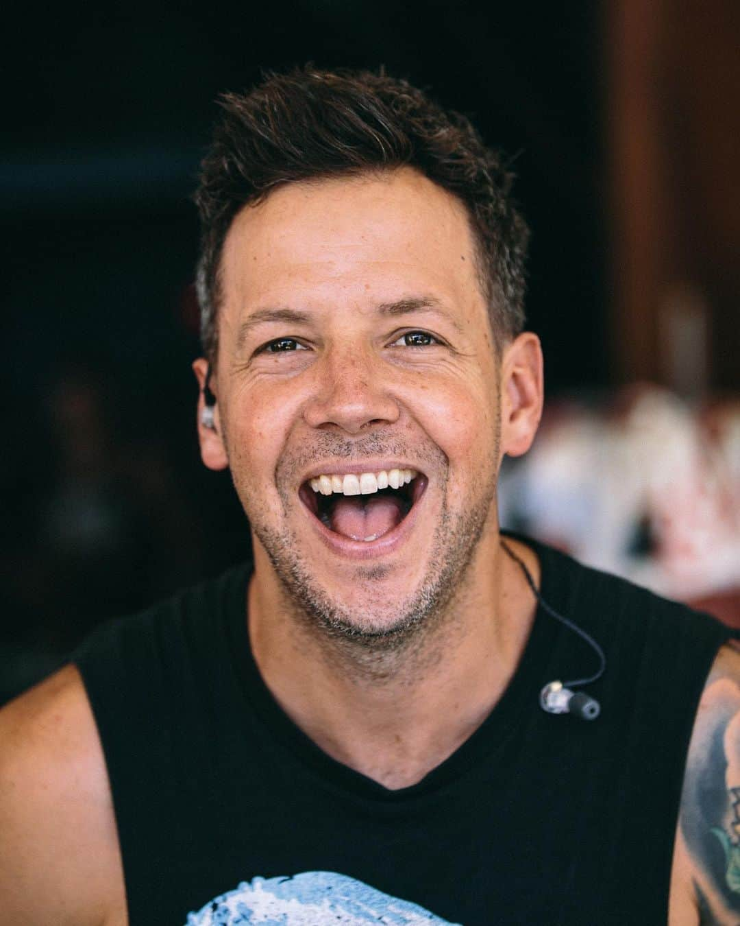 Simple Planさんのインスタグラム写真 - (Simple PlanInstagram)「Happy birthday @pierrebouvier 🎉🎉🎉 We want to wish you the most incredible day and all the very best for this next year of your life. We love you dearly and are so grateful to have been on this journey together for the last 20 years. 🙌🏻🙏🏻 Here’s to many, many more! 🤘🏻🤘🏻🤘🏻 Leave your wishes for Pierre in the comments below! 📸: @goodguychady」5月10日 5時11分 - simpleplan