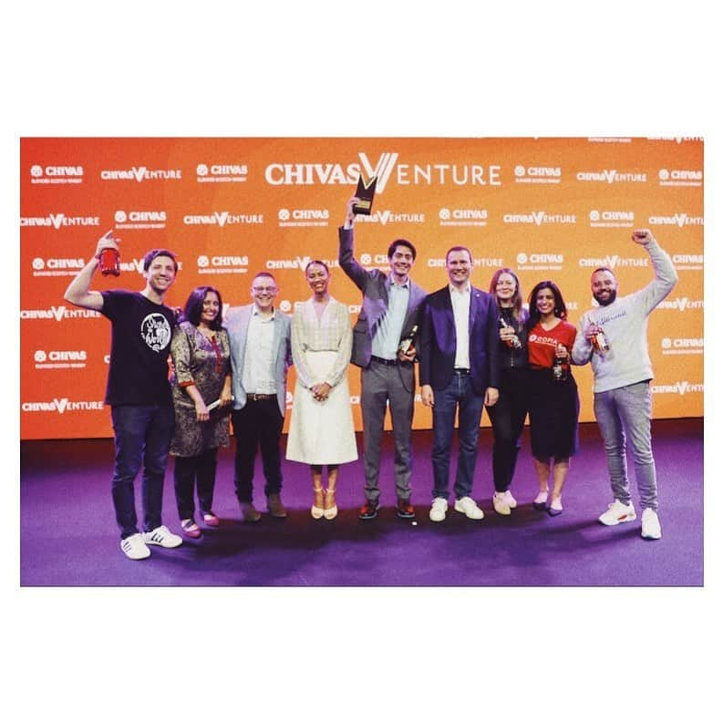 ゾーイ・サルダナさんのインスタグラム写真 - (ゾーイ・サルダナInstagram)「That’s a wrap! The #ChivasVenture is officially over for 2019. Congratulations to the winners and best of luck to all the finalists who are doing what they can to make the world a better place @chivasregal #Ad」5月10日 5時24分 - zoesaldana