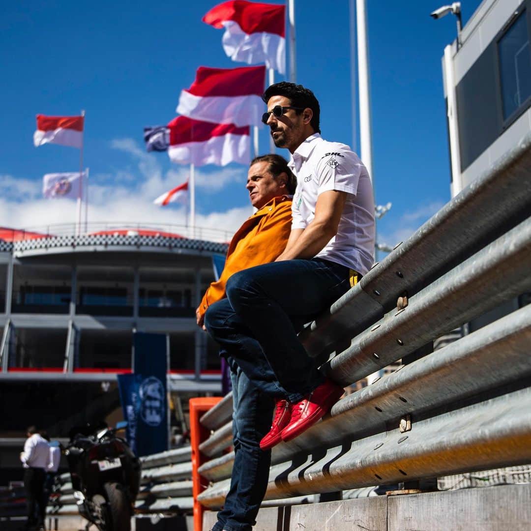 ルーカス・ディ・グラッシさんのインスタグラム写真 - (ルーカス・ディ・グラッシInstagram)「Best pics from today: - driving the new Etron - riding my super @rionmotors to track - enjoying the paddock」5月10日 5時47分 - lucasdigrassi