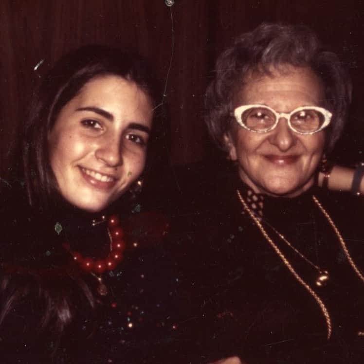 ボビー・ブラウンのインスタグラム：「#tbt me and my nana. The 4’9 tough as nails grandma that taught me kindness and values and how good it feels to be comfy in bathrobes watching the telly with a big bowl of cereal. #Justus I miss you and my eyebrows!」