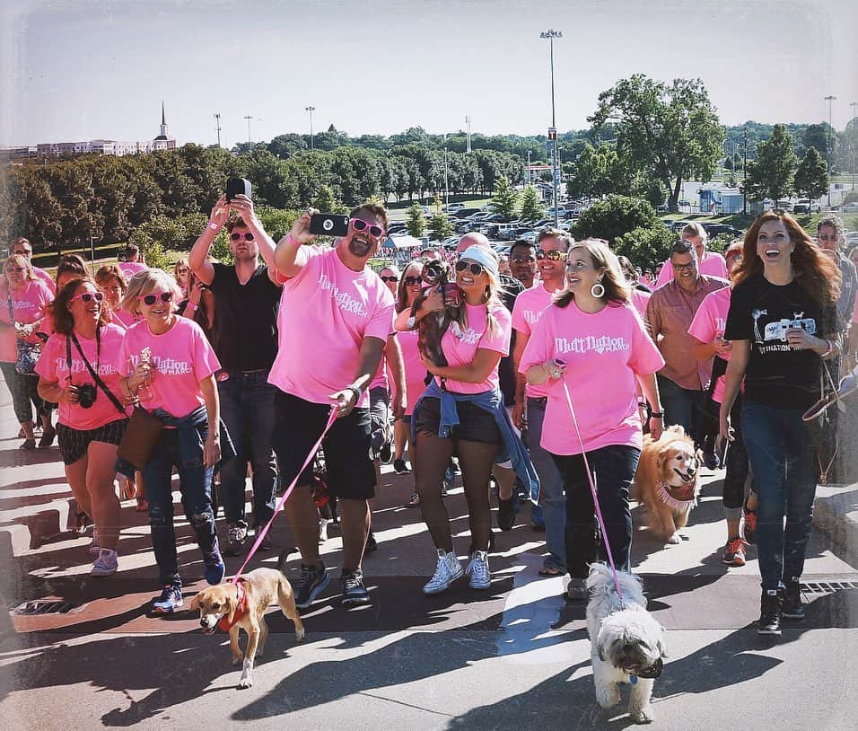 ミランダ・ランバートさんのインスタグラム写真 - (ミランダ・ランバートInstagram)「#TBT to our 1st #MuttNationMarch!! We had over 1,000 people march and found homes for over 60 dogs. Come march with us again on June 6th at #CMAFest to help more fur babies!  And if you can’t be in Nashville, help out from home by registering for the “virtual march. Register at MuttNation.com #LoveAShelterPet」5月10日 11時36分 - mirandalambert