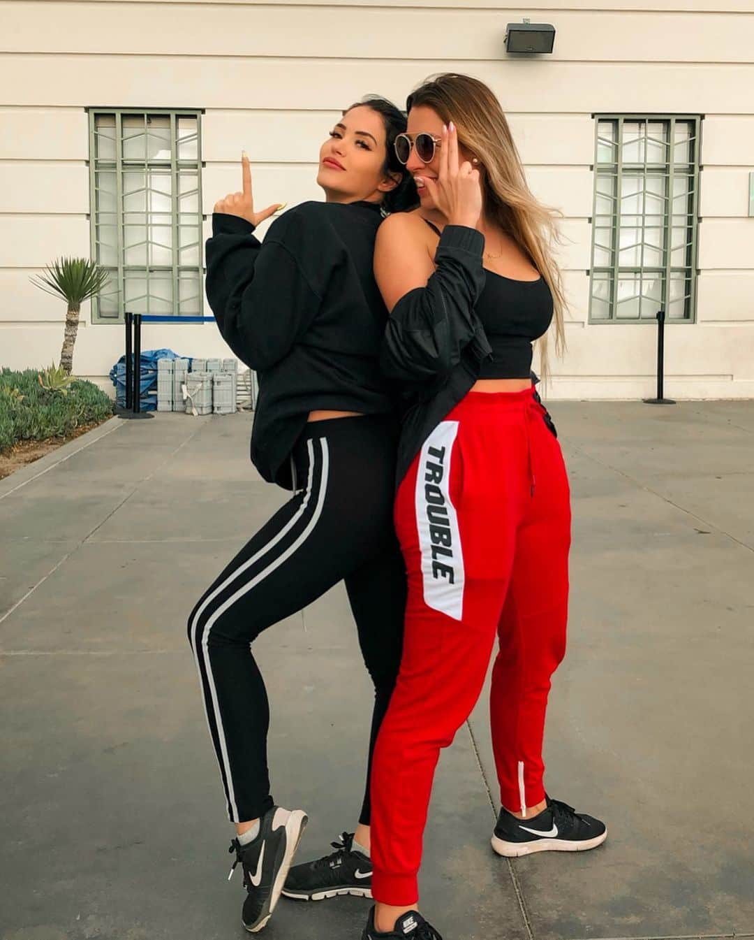 Claudia Alendeさんのインスタグラム写真 - (Claudia AlendeInstagram)「Happy birthday sis!! I love you more than you’ll ever know ❤️」5月10日 6時17分 - claudiaalende