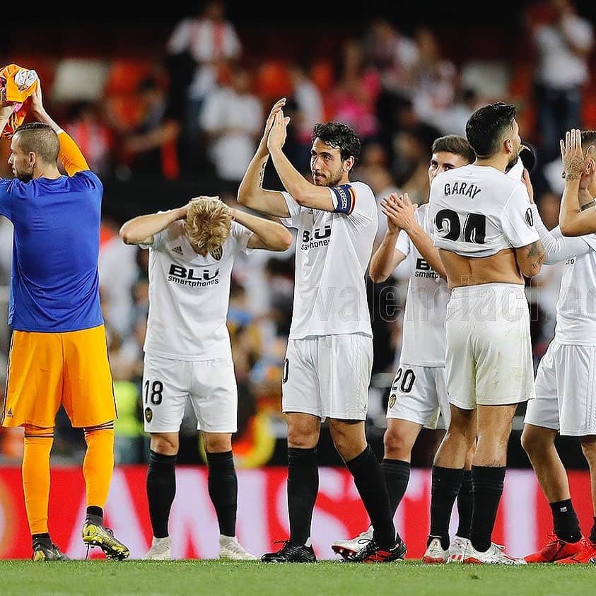 のインスタグラム：「‪Noche muy dura para todos. Equipo y afición lo dimos todo, pero esta vez no pudo ser... No hay tiempo para lamentarse, esta noche jodidos, sí, pero desde mañana a trabajar con la mente puesta en el objetivo! Amunt! ‬」