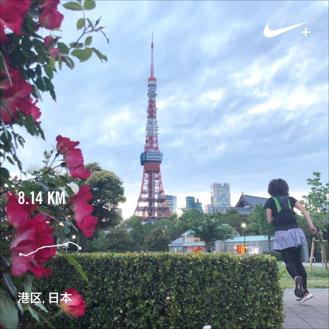 run+さんのインスタグラム写真 - (run+Instagram)「こんなに明るい時間から #帰宅ラン できるなんて♪  渋谷ストリーム前で路上ライブ。メジャーなのか、メジャーデビュー間近なのか、ものすごい人😮 ・ 街全体が高いフェンスで覆われて大規模再開発中の桜丘 このフェンスが外されるのは2023年。 フェンスの中にどんな景色が広がってくるのか楽しみ😆 ・ #帰宅RUN #通勤ラン #帰宅ランニング #都会のオアシス #走れるって幸せ #帰宅ランの楽しみ #ランニング #ジョギング #RUN ・ #ガーミン #GARMIN #garmin #ガーミン645Music #ナイキプラス #nikeplus #nikerunning ・ #ランニング女子 #ハシリマスタグラム #走るひと #ランニケーション #ゆるラン #街ラン #街RUN ・ #渋谷 #渋谷ストリーム #run➕α」5月10日 6時27分 - runplus