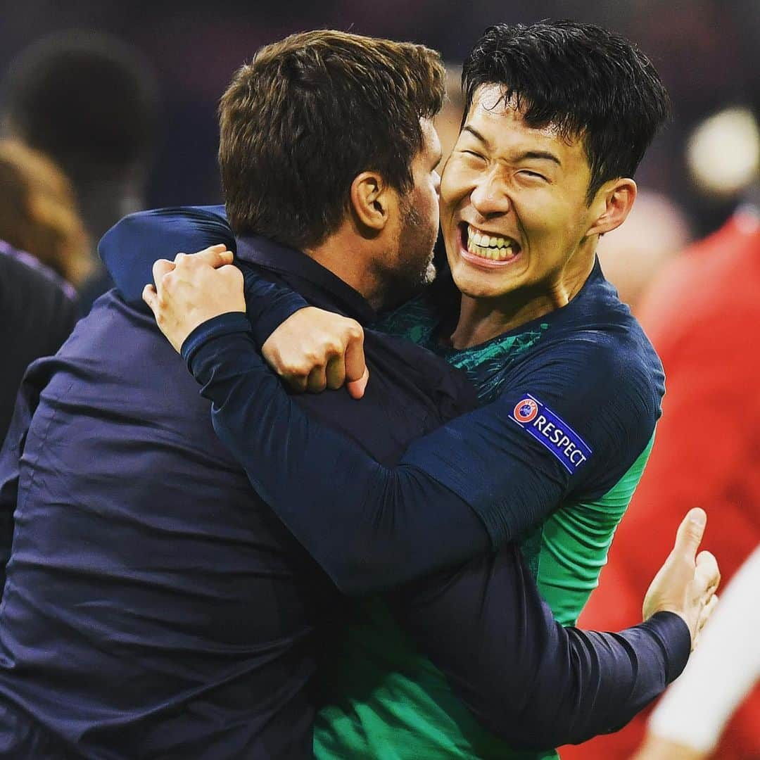 トッテナム・ホットスパーFCさんのインスタグラム写真 - (トッテナム・ホットスパーFCInstagram)「⏱ This time last night... 🤯 ⏪📸⏩ #COYS #THFC」5月10日 6時34分 - spursofficial