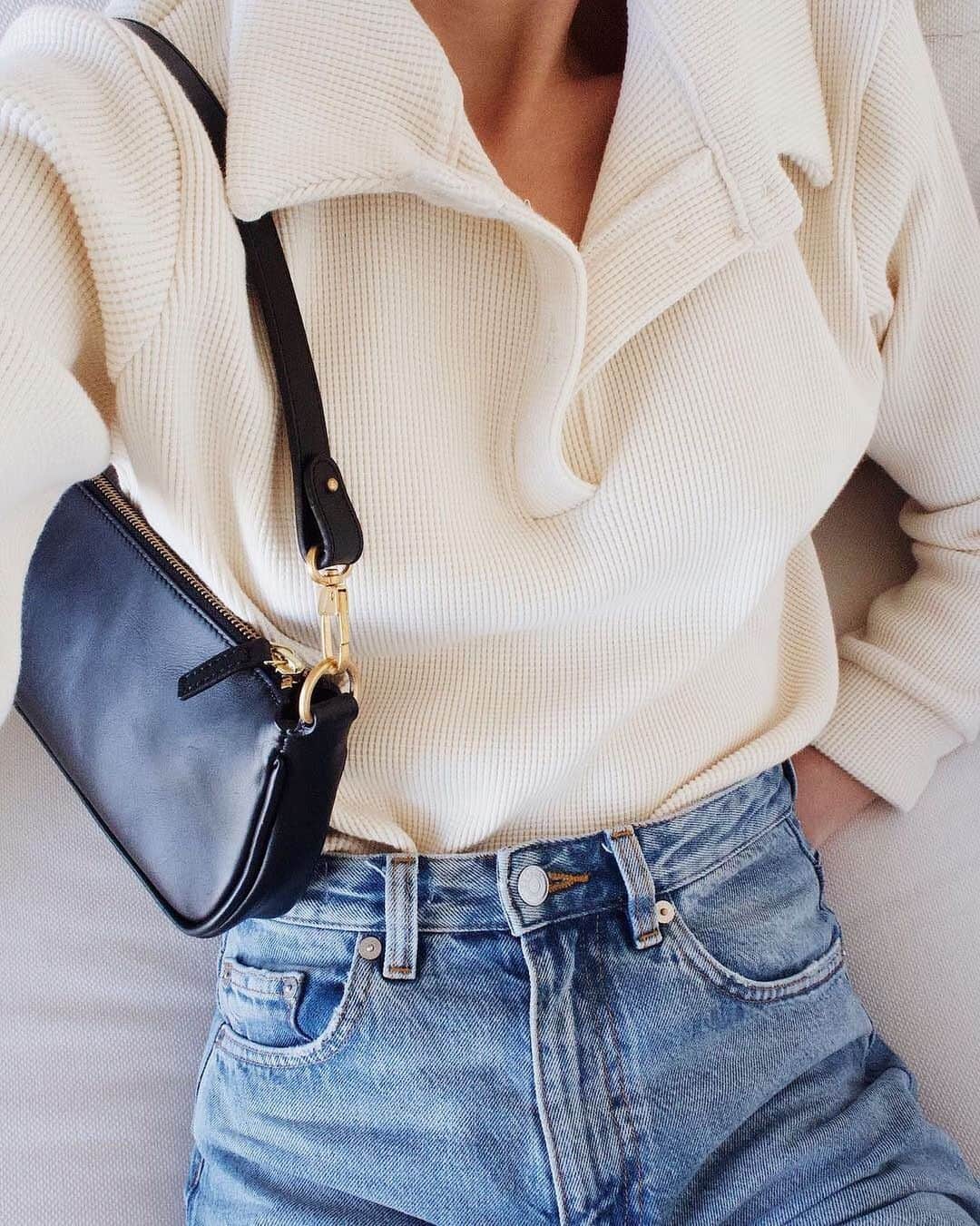 WHO WHAT WEARさんのインスタグラム写真 - (WHO WHAT WEARInstagram)「We love a Chanel or Celine, but there’s something undeniably fresh about an unexpected designer bag. Tap our link for 10 new handbag brands that will truly set you apart from everyone else. photo: @modedamour」5月10日 6時41分 - whowhatwear