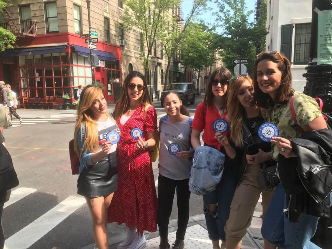 nyonairさんのインスタグラム写真 - (nyonairInstagram)「Did you know we are just a few short blocks from the famous #Friends apartment? Swing by, take a selfie, and then come to the @NYONStudio. It's only a 3-minute walk from there to 310 Bleecker St, New York, NY where you can catch the shuttle to our beautiful 10,000 square foot terminal in NJ.  After the flight, we will bring you right back where you started but the adventure doesn't stop there. With so much always going on in the West Village you're sure to have a great evening and some great eats too!  We ask you to email us your pictures, videos, and stories to submit@flynyon.com for a chance to be featured after your flight!  We can’t wait to see you in the skies. 🚁 Get 40% off + half off ground transportation - Use Code: THANKSMOM40! 🚁  Ultimate flexibility with our Buy Now, Schedule Later - valid for more than a year. . . . . . #earthpix #bestvacations #loveauthentic #exploremore #moodygrams #complex #esquire #icapture_nyc #jointhemvmt#bucketlist #timeoutnewyork #wildnewyork#newyork_instagram #lensbible#thingstodoinnyc #adventurelifestyle #travelexperience #adventuretravel#FlyNYON #NYONAir #NYONStudio #traveldeals #centralpark #timessquare」5月10日 6時52分 - nyonair