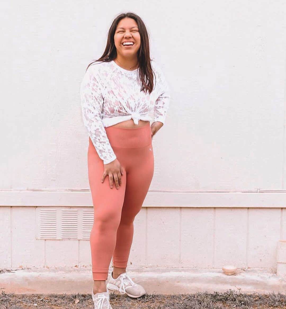 Target Styleのインスタグラム：「All smiles because it's almost Friday. 😊 #JoyLab 📷: @shelly_pineda」