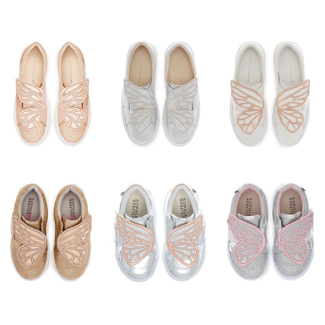 SOPHIA WEBSTERさんのインスタグラム写真 - (SOPHIA WEBSTERInstagram)「💕 Match with your mini this #MOTHERSDAY 👼  When you purchase an adult style, receive a matching mini style for free! Swipe to see the selection 👉  1. Select the *style of your choice. 2. Select the matching mini. 3. Make sure they’re both in your basket. 4. Enter the code MOTHERSDAY at checkout page to receive the mini shoe for free!! 5. Don’t forget to snap your matching moment and tag #SWYes with the chance to be featured in our feed!  Offer ends midnight BST on 13/05/19. Head to our website for all T&Cs bit.ly/SWTandC. 📲 *Promotion only applies to the selected three style. (Black Evangeline, Butterfly Sneaker and Gold embroidered Chiara) #SophiaWebster #SophiaWebsterMini」5月10日 7時01分 - sophiawebster