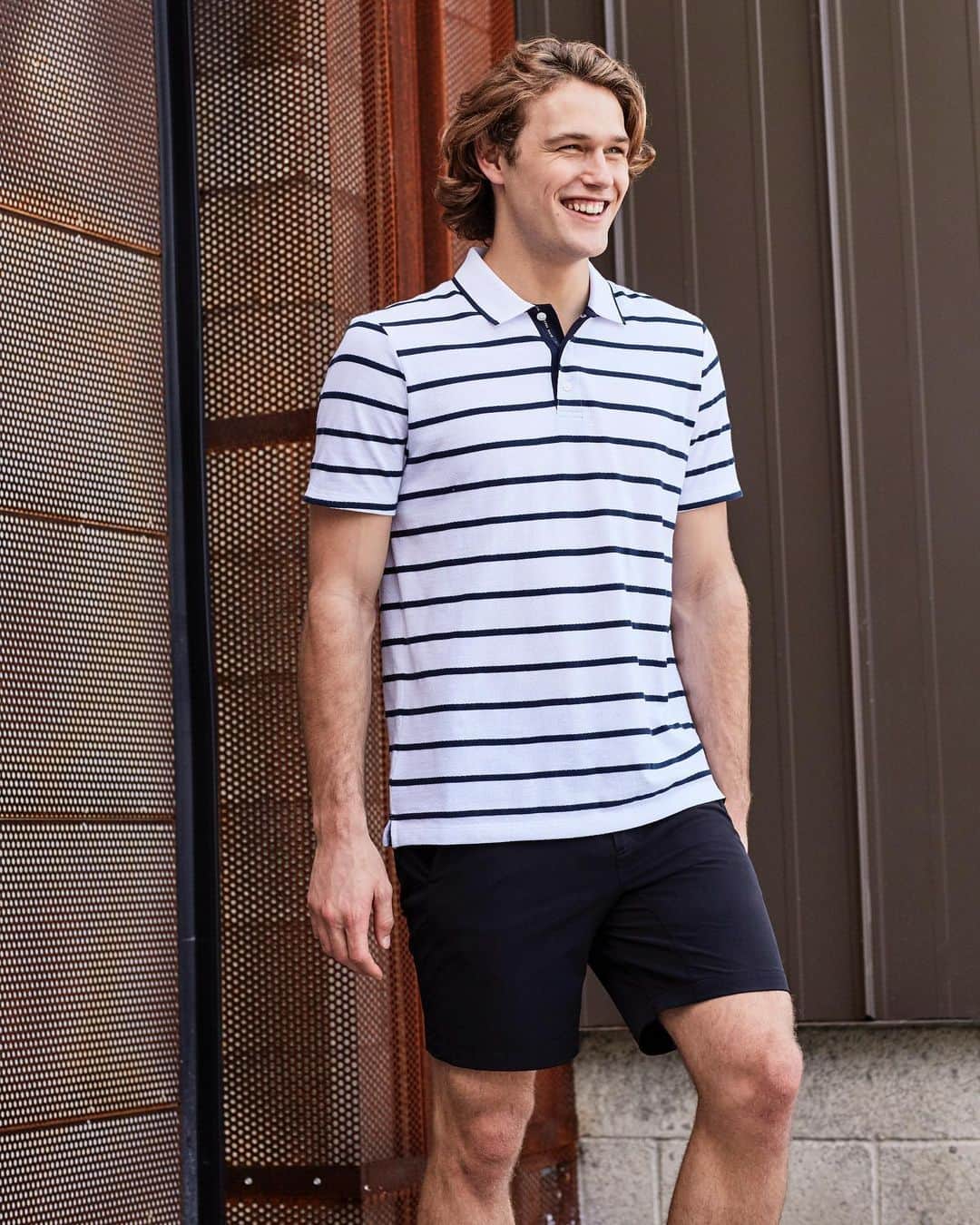 ペリーエリスのインスタグラム：「Shop this seasons must have polo shirts for the perfect weekend ready look. Link in bio. #PerryEllis #LifeReadySince1976」