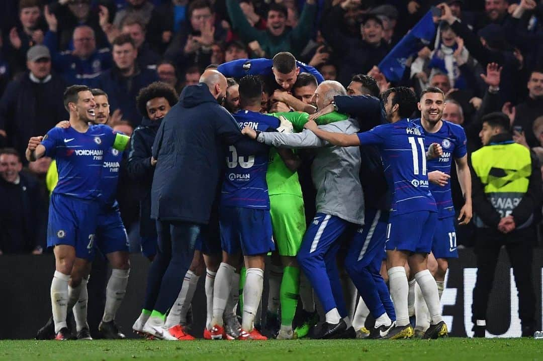 セサル・アスピリクエタさんのインスタグラム写真 - (セサル・アスピリクエタInstagram)「Unbelievable last game at the Bridge!! #UELfinal here we come!!!!! 🙌 @chelseafc」5月10日 7時35分 - cesarazpi