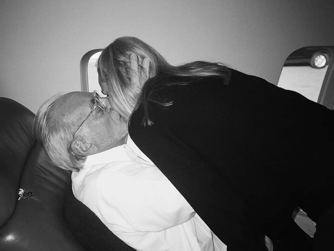ニコラ・ペルツのインスタグラム：「true love lasts」