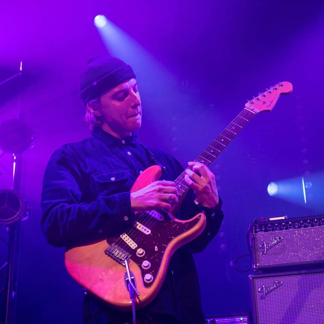 Fender Guitarさんのインスタグラム写真 - (Fender GuitarInstagram)「Incredible opening day at @greatescapefest with @shame @joycrookes @thisiszuzu and @marikahackman smashing it out of the park! Check out our Story!!! 📸- @instapatgraham #TGE19」5月10日 7時48分 - fender