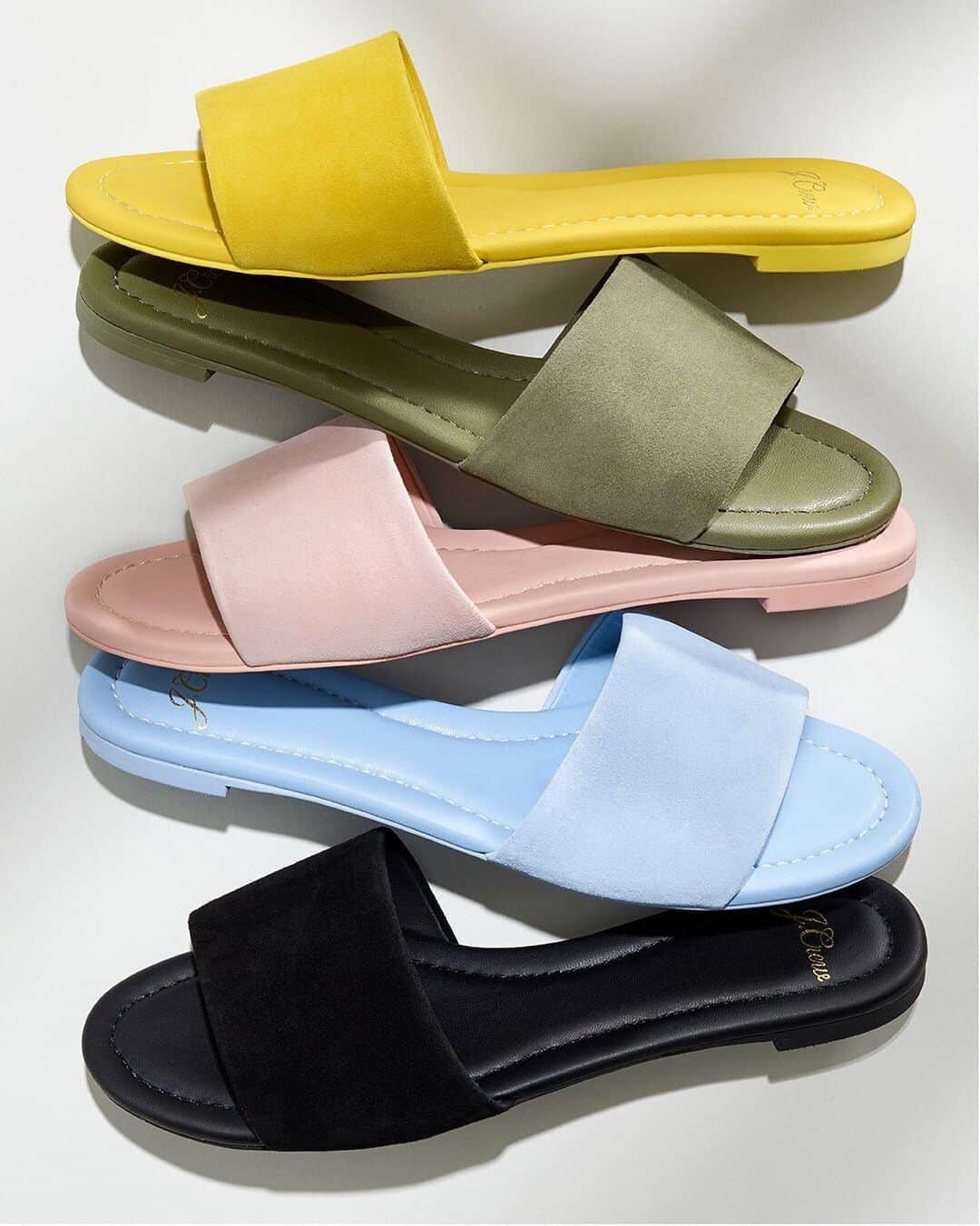 ジェイクルーさんのインスタグラム写真 - (ジェイクルーInstagram)「Electric slides ⚡️Otherwise known as the Cora sandal, back by popular demand in bold new hues. #jcrewalways」5月10日 8時09分 - jcrew