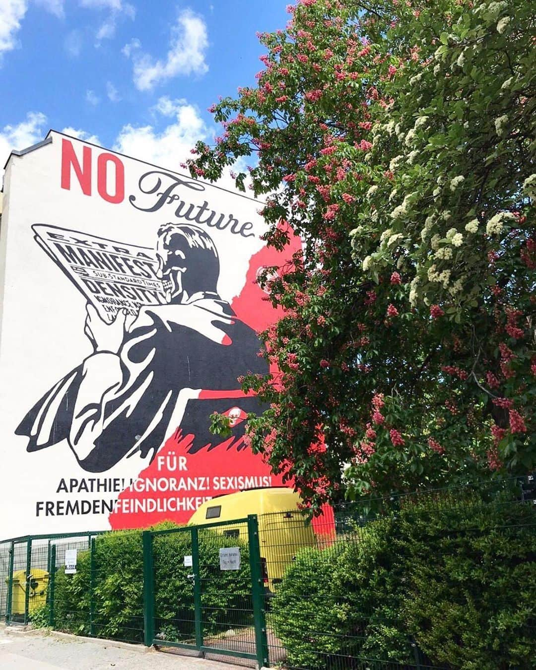 Shepard Faireyさんのインスタグラム写真 - (Shepard FaireyInstagram)「Here's a shot of my "No Future" mural that I completed in Berlin back in 2017 for a project with @urbannationberlin. The text in German translates to "No Future for Apathy! Ignorance! Sexism! Xenophobia! Racism!” Thanks for the great photo, @panov_dv! - Shepard」5月10日 8時10分 - obeygiant