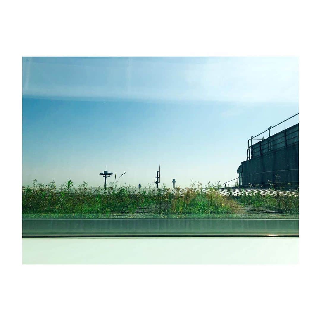 tokuさんのインスタグラム写真 - (tokuInstagram)「今天的天氣很好… ツアー後半スタートです。 #garnidelia #stellacage #stellacageasiatour2019」5月10日 8時24分 - toku_grnd