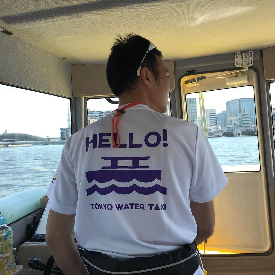 のインスタグラム：「スタッフTシャツ✨ 爽やか^_^ 洗ってもすぐ乾く優れものです^_^  #tokyo  #tokyowatertaxi #スタッフtシャツ  #ロゴ #夏バージョン #白」
