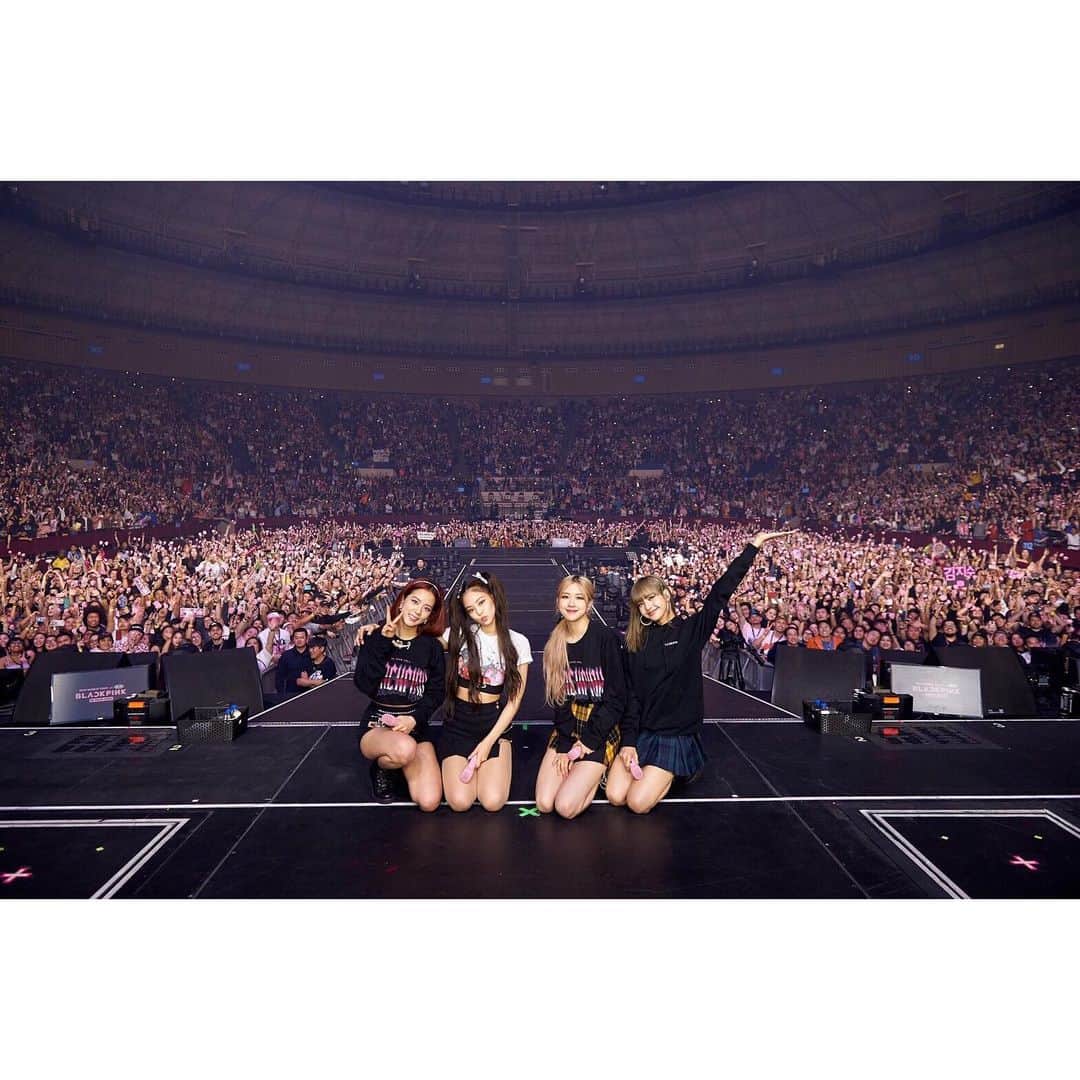 BLACKPINKさんのインスタグラム写真 - (BLACKPINKInstagram)「Thank you Fort Worth for making the last night of our North America tour so memorable 🖤 You guys are amazing 💕 ⠀⠀⠀ #BLACKPINK #블랙핑크 #BLACKPINK2019WORLDTOURwithKIA #INYOURAREA #FORTWORTH #YG」5月10日 9時00分 - blackpinkofficial