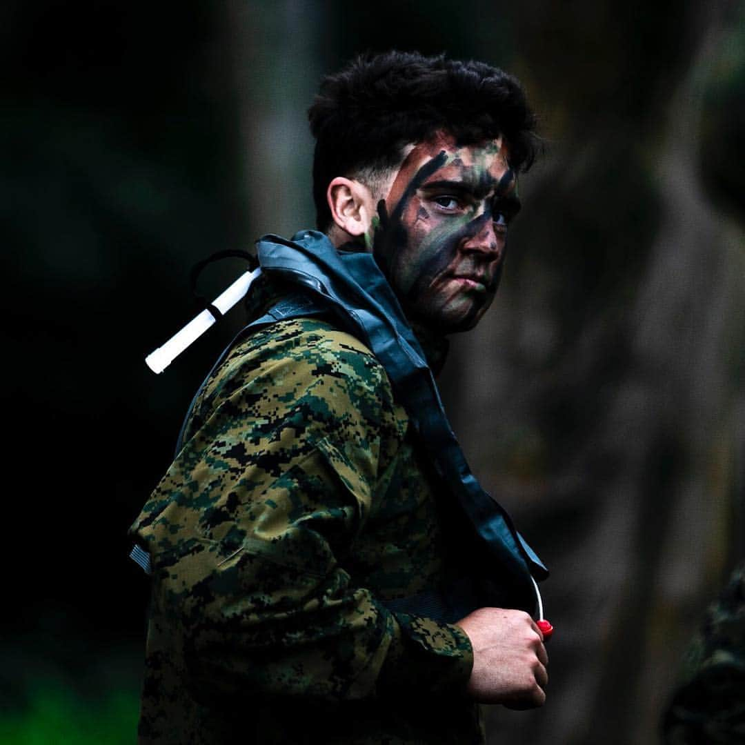 アメリカ海兵隊さんのインスタグラム写真 - (アメリカ海兵隊Instagram)「Stripes or Solids  A Radio Reconnaissance Operator Course student prepares for a surf passage training event at Marine Corps Training Area Bellows, @mcbhawaii, May 2, 2019. (U.S. Marine Corps photo by Cpl. Luke Kuennen)  #Marines #USMC #Military #Recon #Operator #Hawaii #Hilife #Radio #Stripes #Solids #Training #SemperFi」5月10日 9時01分 - marines