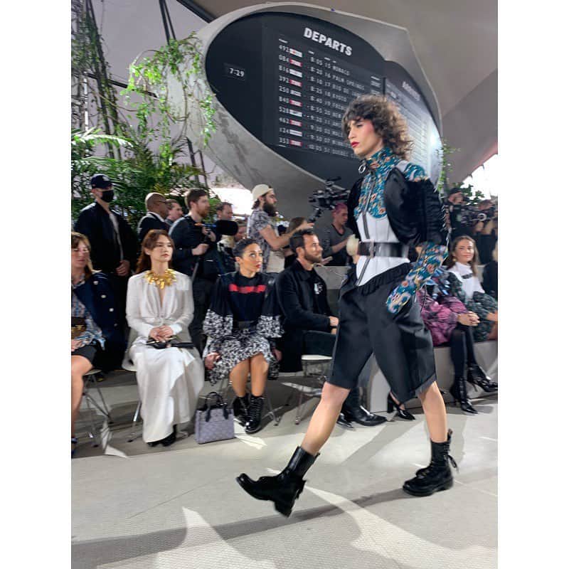 ペトラ・フラナリーさんのインスタグラム写真 - (ペトラ・フラナリーInstagram)「✈️ @louisvuitton @nicolasghesquiere #lvcruise」5月10日 9時20分 - petraflannery