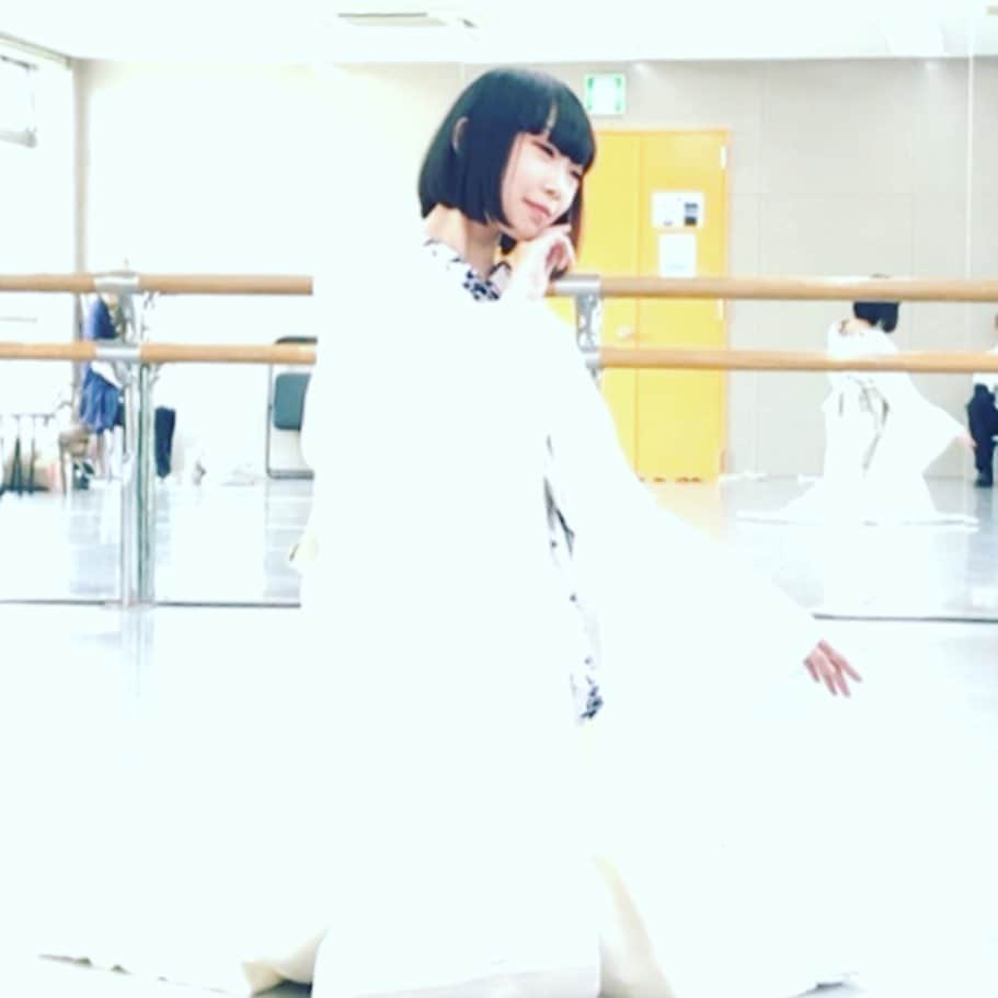 綺華れいさんのインスタグラム写真 - (綺華れいInstagram)「#光と影 女流舞踊家 #實川ふう ちゃん♡  浮世離れした半端ない雰囲気と存在感の美❤️ 素敵( *´꒳`*)♡ 実はオレ･･･いや僕の。 お父さんのお母さんの、 そのまたお母さんなんだ(*´艸`*)♡ #綺華れい #鳴海じゅん #實川ふう #クールジャパンパーク大阪 #開場記念公演 #光と影 #宝塚OG #宝塚歌劇団 #タカラジェンヌ #美魔女コンテスト #WEB賞受賞 #ジュエリーバッグ #ジュエリーバッグ認定講師」5月10日 9時50分 - rei_ayaka