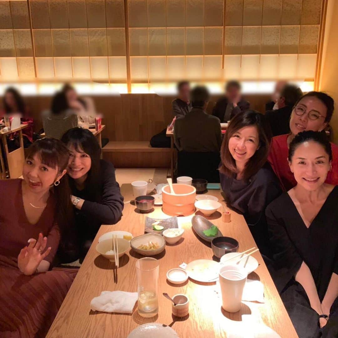 藤本恵理子さんのインスタグラム写真 - (藤本恵理子Instagram)「Dinner with friends ❤️ 最近バタバタしていて久しぶりのインスタグラム更新。 お久しぶりです。 昨夜。 仲良しのみんなにゆっくり会えて楽しかった🥰 #dinner #fun #night #nightout  #boomerang #japanesefood #daikanyama #夜ご飯 #ディナー #代官山 #和食 #ブーメラン #東京グルメ #東京レストラン」5月10日 9時56分 - eriko_fujimoto_0802