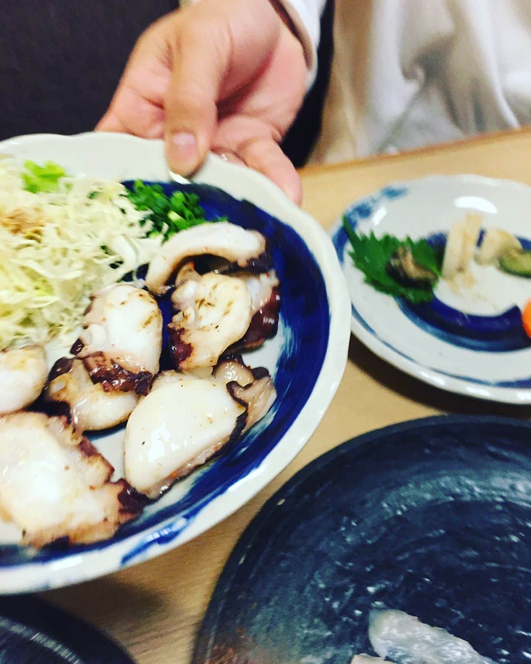 大野雄大さんのインスタグラム写真 - (大野雄大Instagram)「そして福岡でスタッフメンバーで食べた美味しかったご飯たち！！^ ^  いやぁ、写真じゃうまく伝わらないかもしれないですが、  本当にどれも美味しかったです。😊🙏」5月10日 20時49分 - da_ice_udai
