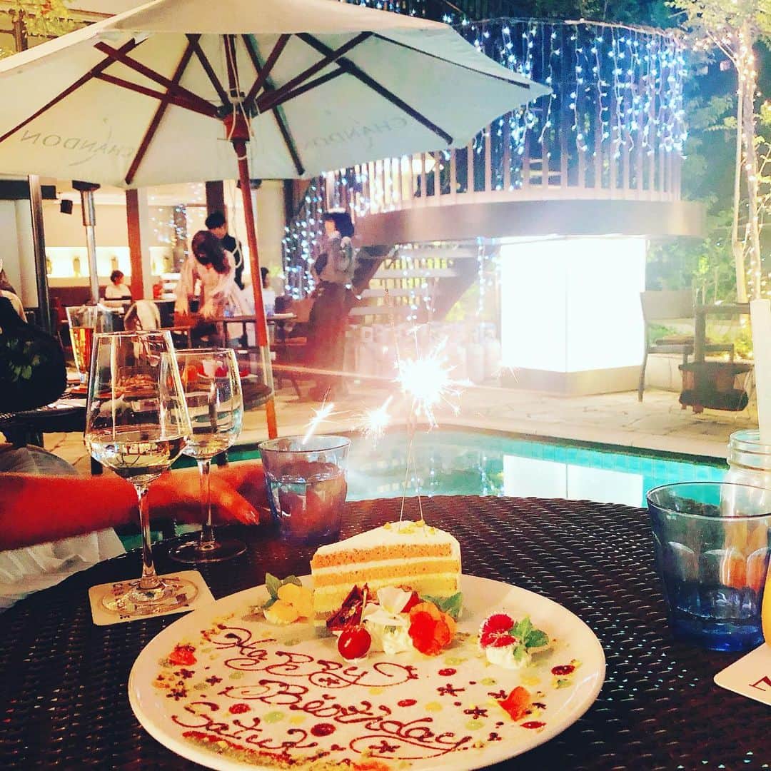 のインスタグラム：「まありさんにお誕生日お祝いしてもらいました😭💖 . . お揃いのリップも貰って😭💄 ありがとうございますすすす(´；ω；`) すきすきすきすきす . . . #渋谷 #347cafe . . #渋谷カフェ #渋谷グルメ #誕生日プレート #バースデープレート #渋谷ディナー #347カフェ #shibuya #shibuyacafe #japan #japanphoto #tokyo #tokyocafe #東京カフェ #カフェ #カフェ活 #誕生日 #バースデーケーキ」