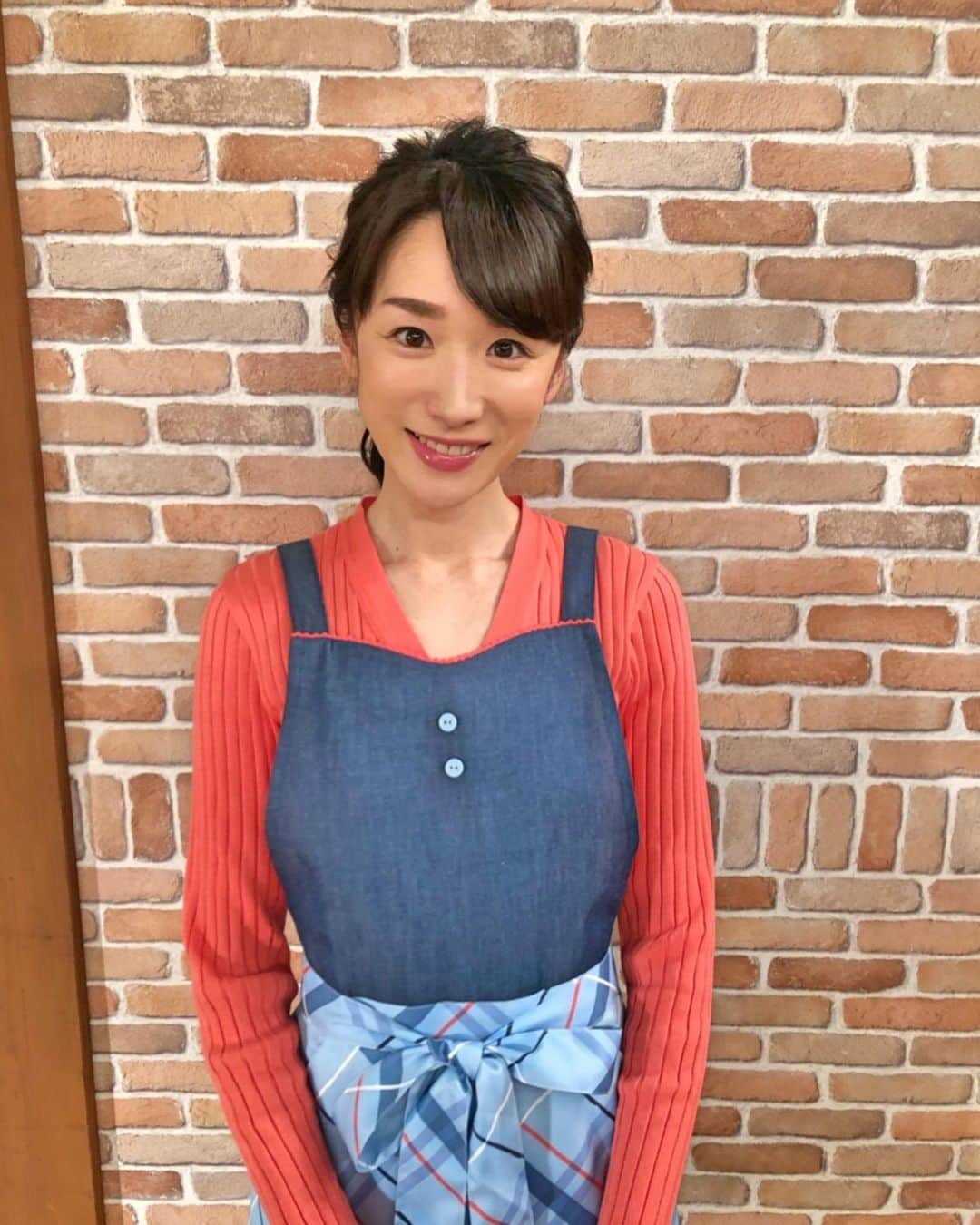 堂真理子さんのインスタグラム写真 - (堂真理子Instagram)「母の日のプレゼントに、息子がお花のバレッタを作ってくれました🌺嬉しいです✨ 明日の「おかずのクッキング」は、炒り卵と鶏のそぼろをお伝えします✨テレビ朝日で土曜日朝4:55〜です！  #母の日 #プレゼント #花 #バレッタ #おかずのクッキング #炒り卵 #とりのそぼろ #テレビ朝日 #堂真理子 #アナウンサー #アナウンサー衣装 #afternoontealiving #CatherineHarnel」5月10日 19時22分 - mariko_do