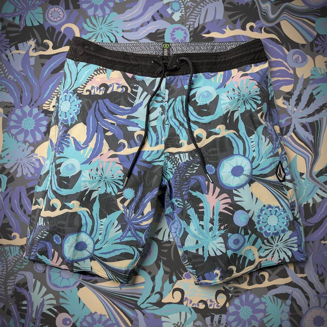 のインスタグラム：「Truly Tripping! Boardshorts: Tripped Stoney 19 環境に優しいヘンプ素材を使用🌲🔥 VOLCOM STORE各店および正規ディーラーにて発売中👋🏽 VOLCOM SPRING COLLECTIONはプロフィールのリンクより📲 #Volcom #VolcomJapan #TrulyDefined #TrueToThis #ボルコム」