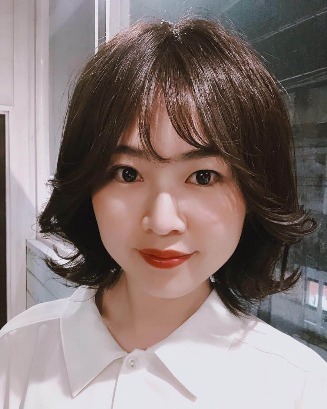 中西華菜さんのインスタグラム写真 - (中西華菜Instagram)「* haircut💇‍♀️ 令和になってショートにする人が 増えた気がするのでこの流れに肖って 誕生日前にバッサリショートに😆 . テーマは 「10代の中森明菜スタイルを 現代版にアレンジ❤︎」です🤣 . スッキリ心も晴れやかになりました👍 . みなさんは ショート派?ロング派?💓 . @heartim__lobby  いつもありがとうございます✨ _ #hairstyle #haircut #ショート #代官山lobby #heartim #outfit #ootd #中西華菜 #kananakanishi #モデル #model #ファッション #fashion」5月10日 19時30分 - kananakanishi