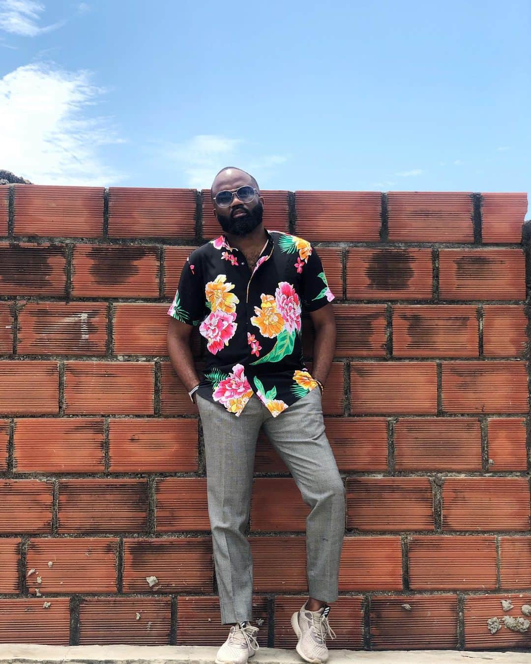ノーブル・イグウェさんのインスタグラム写真 - (ノーブル・イグウェInstagram)「FLORAL TRIBES  Outfit : @tribesbynobs  #stylevitae #mensfashion #mensstyle #style #prints」5月10日 20時07分 - noble_igwe