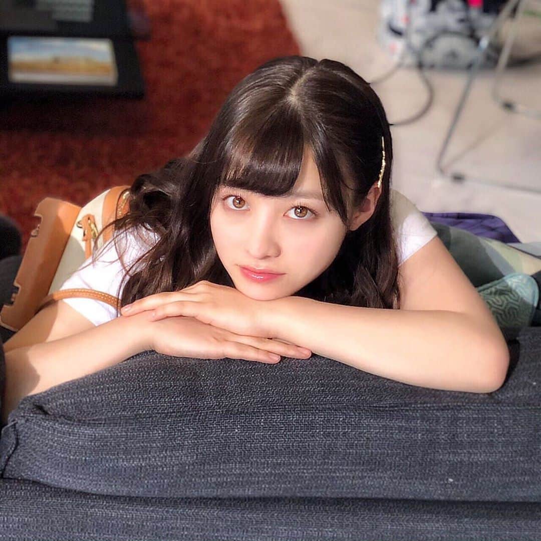 映画『午前0時、キスしに来てよ』のインスタグラム：「明日は土曜日🎈﻿ ﻿ ソファでゆったりの #日奈々 🛋﻿ ﻿ 週末は何しようかな〜？﻿ ﻿ #午後8時日奈々がお送りしました﻿ #午前0時キスしに来てよ﻿ #0キス #映画0キス﻿ #橋本環奈 ﻿」