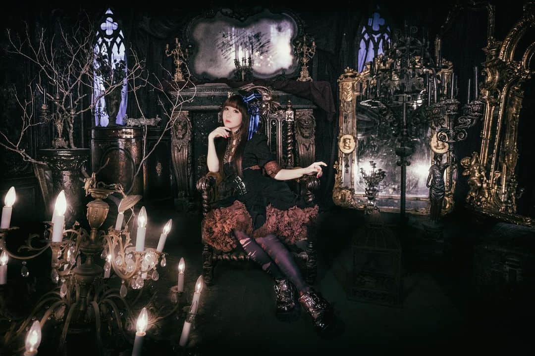 のインスタグラム：「yucat×リリィ（ririco:ram） photo by リリィ hair&make by Aki Nakashima ・ ・ #カメラマン リリィさんの作品のモデルを務めました。 これから少しずつ載せていきます🕯 ・ ‎⁦‪#yucat‬⁩ #加藤有加利 #rythem #スチームパンク #ゴスロリファッション #ゴシック #steampunk #steampunkfashion #gothic #gothicstyle #gothiclolita #gothicfashion #gothicgirl #singer #fantasy #darkfantasy  #portrait #ポートレイト #photography #モデル #model #撮影スタジオ #tokyo #photostudio #ゴス」