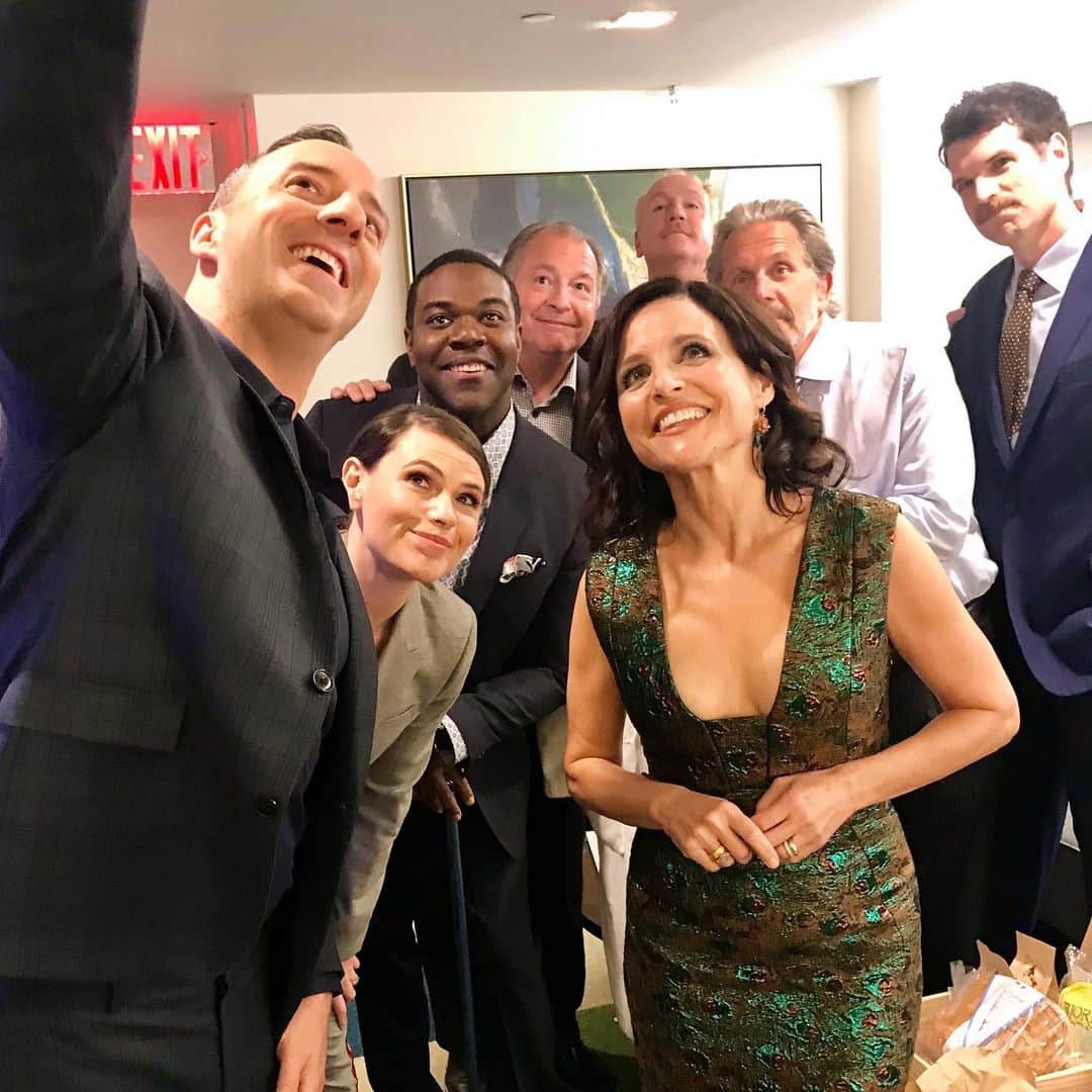 ジュリア ルイス ドレイファスさんのインスタグラム写真 ジュリア ルイス ドレイファスinstagram Backstage Selfie Colbertlateshow Veephbo 5月10日 時28分 Officialjld