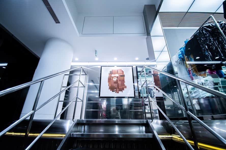 ア ベイシング エイプさんのインスタグラム写真 - (ア ベイシング エイプInstagram)「APE HEAD and original CAMO water paintings by New York-based artist Adam Lister, known for his unique pixelated artworks are now on display at BAPE STORE® HARAJUKU.﻿ Visit us and check out the new artworks!﻿ ﻿ @listergallery #bape #bapestoreharajuku #adamlister」5月10日 20時30分 - bape_japan