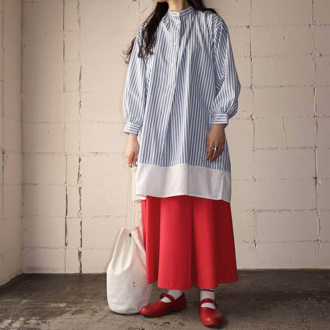 吉祥寺 古着屋 Orfeoのインスタグラム：「Vintage Long Shirt Style  #orfeo #kichijoji #tokyo #vintage #used #fashion #coordinate #outfits  掲載商品のお問い合わせはメールにて承っております。コメント、DMでのお問い合わせは受け付けておりませんのでご了承ください。」