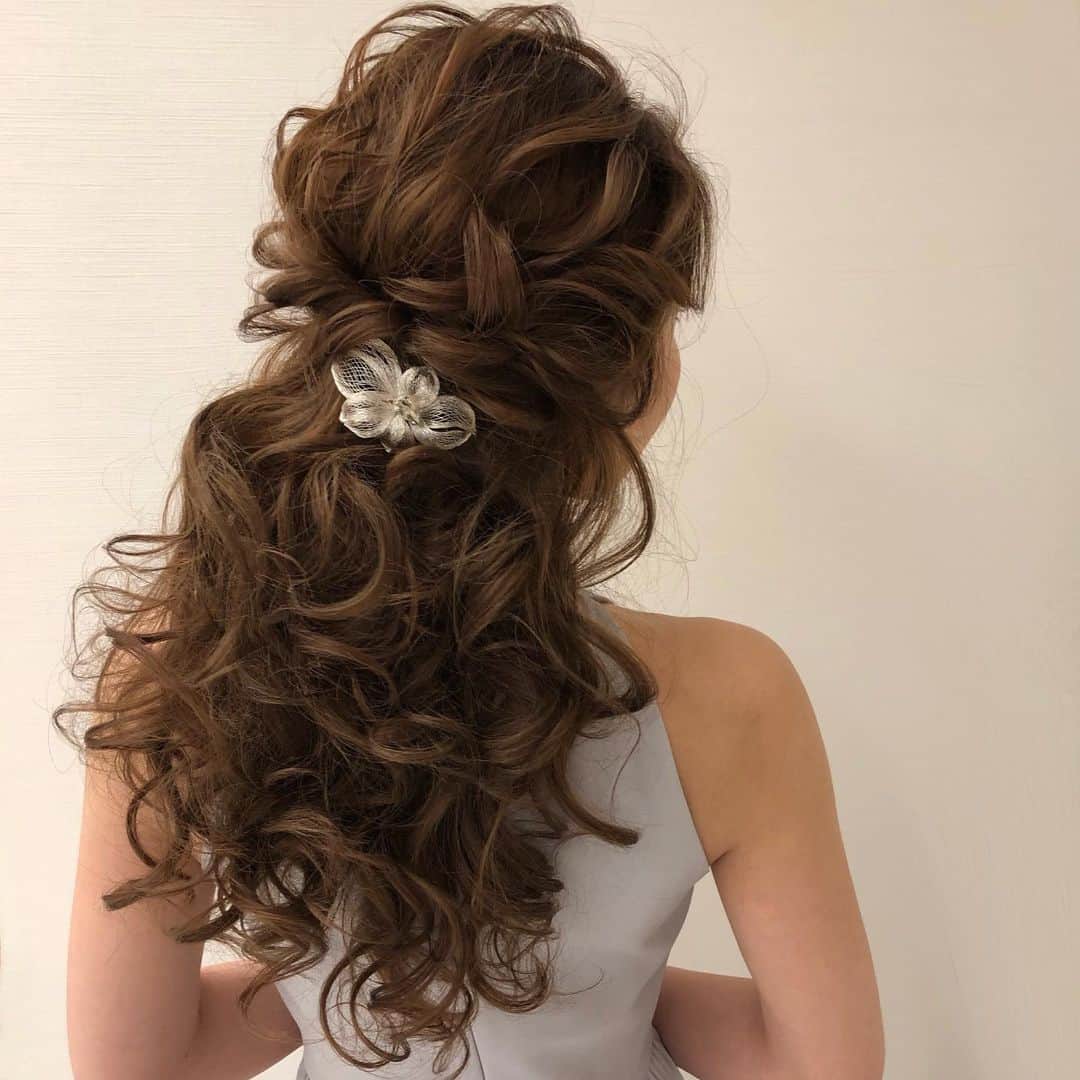 Tomoyo Kitamuraさんのインスタグラム写真 Tomoyo Kitamurainstagram 先日のお客様 ボリュームハーフアップ ヘアメイク ヘアセット ヘアアレンジ ヘアスタイル 銀座 美容師 ウェディング ウェディングヘア ブライダル ブライダルヘア 結婚式 プレ花嫁