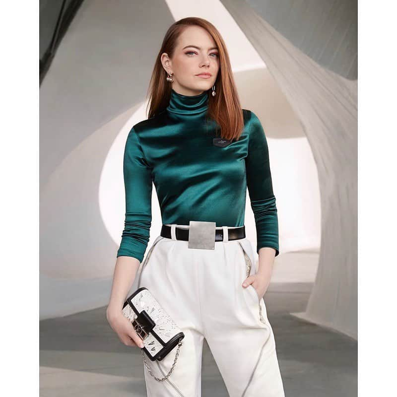 ペトラ・フラナリーさんのインスタグラム写真 - (ペトラ・フラナリーInstagram)「💚 #EmmaStone @louisvuitton #lvcruise @nicolasghesquiere hair: @mararoszak  makeup: @rachelgoodwinmakeup」5月10日 11時51分 - petraflannery