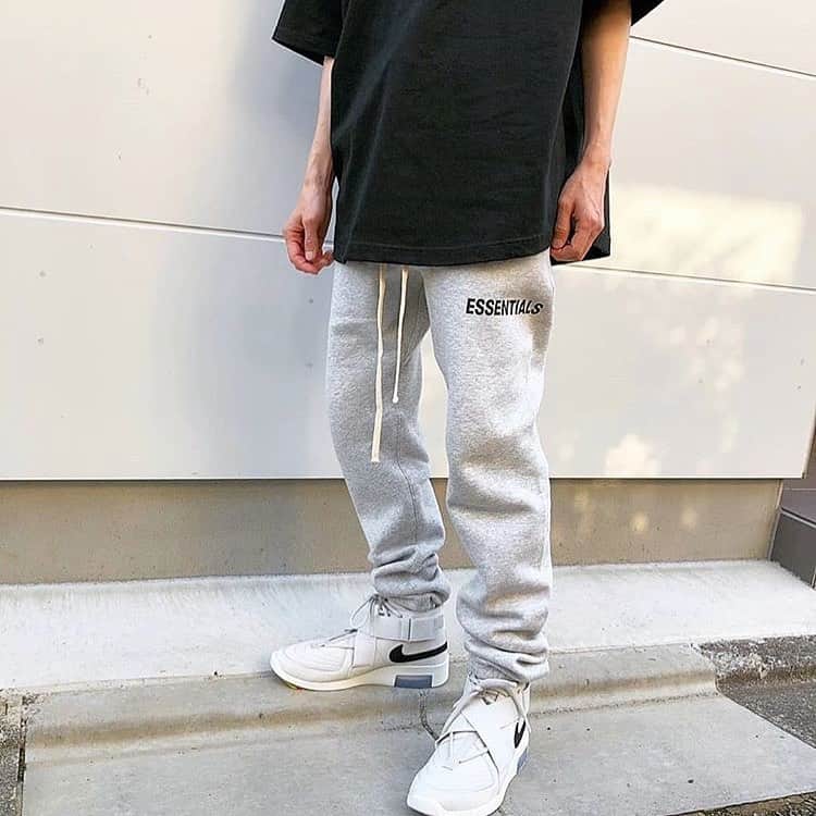 のインスタグラム：「. . . #ジャパスニピックアップ . . . model➡️ @akitokun0326 👟 #NIKE #fearofgod #airraid を使った#スニーカーコーデ ✨✨ ぜひ皆さんも参考にしてみては？💥💥 . . . #ジャパスニ #ジャパスニ女子 #ジャパスニピックアップ #sneaker #kicks #スニーカー #スニーカーコーデ #スニーカー男子 #スニーカー女子 #ナイキ #ナイキスニーカー #NIKEairraid #fog #fogessentials #エアレイド #NIKEfearofgod」