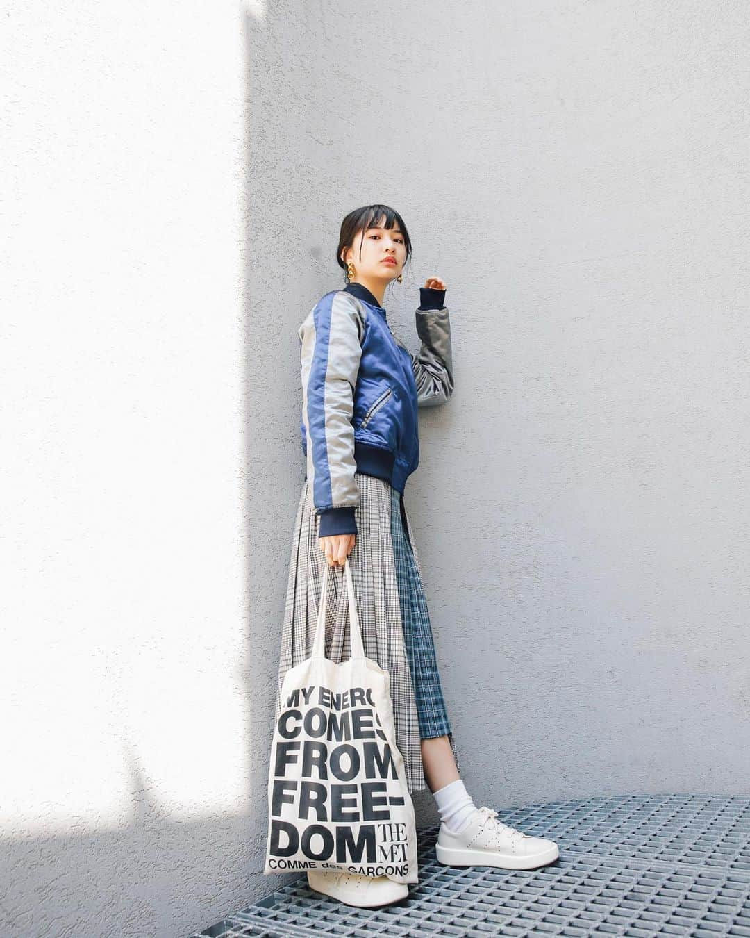 Fashionsnap.comさんのインスタグラム写真 - (Fashionsnap.comInstagram)「【#スナップ_fs】 Name 名和 風歌  Jacket #COMMEdesGARCONSSHIRTboys Skirt #jouetie Bag #COMMEdesGARCONS Shoes #CAMPER Earrings #Casselini  #fashionsnap #fashionsnap_women」5月10日 12時32分 - fashionsnapcom