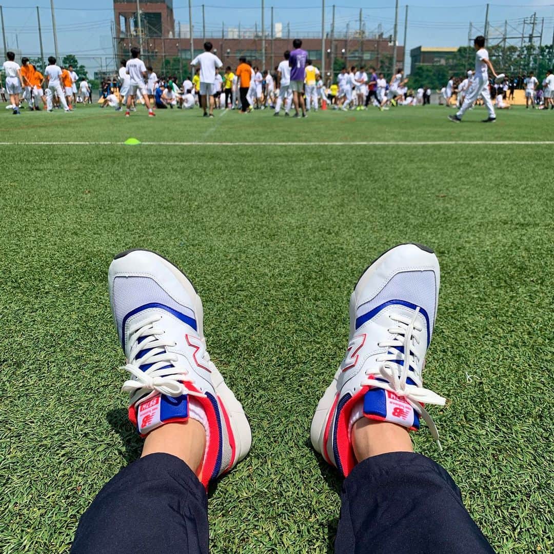 のインスタグラム：「早く着いたので今週末に迫った運動会の練習見学。 みんな良い顔して練習してるなぁ… 懐かしい！！」