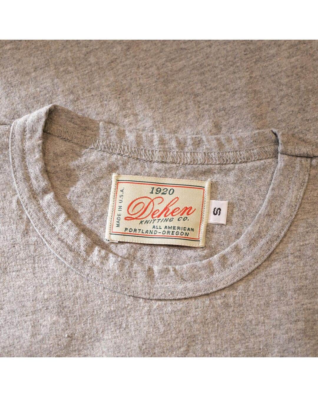 ウェスコさんのインスタグラム写真 - (ウェスコInstagram)「. Heavy Duty Tee - Single Pocket . ディーエン製シングルポケットTシャツが入荷しました！肌触りの良さと、飾り気ないオーセンティックなデザインが特徴です。 WESCO JAPAN大阪、オンラインショップでお買い求め頂けます。 . #dehen #dehenknittingco #dehen1920 #since1920 #knit #oregon #portland #usa #madeinusa #oregonmade #heavyduty #wesco #wescojapan #wescoosaka」5月10日 12時55分 - wesco_japan