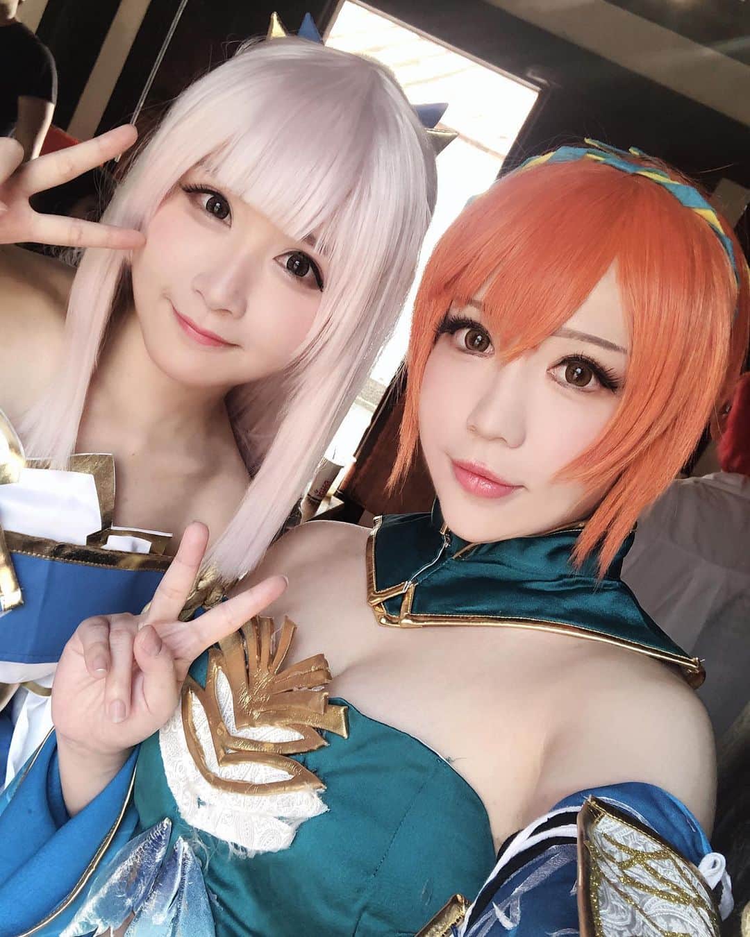 千尋のインスタグラム：「Photo shot with Aliga while working! First time seeing herself she’s sooooooo cute!!! 四月工作和梨嘉一起的合照❤️❤️ 第一次見到本人好可愛呀  @aileduoaliga」