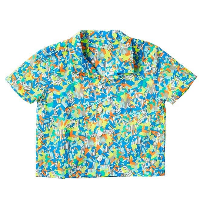 MARLMARL（マールマール）さんのインスタグラム写真 - (MARLMARL（マールマール）Instagram)「【doudou shirts bluebonnet】ハッピーなオーラを放つブルーのネオンカラーが視線を奪う、オープンカラーシャツ。  オリジナルで描き起こした目を引くジオメトリック柄は、性別を問わずキュートな着こなしを叶えます。  同色のショーツと合わせるとセットアップに。上級コーデの完成です。 フロントのボタンを開けた姿も絵になり、成長しても長く着られる1枚です。 #marlmarl_cd  #marlmarl  #kidsfashion  #babyfashion  #babyshirts #doudou #doudoushirts  #マールマール #子供服」5月10日 13時51分 - marlmarl_tokyo