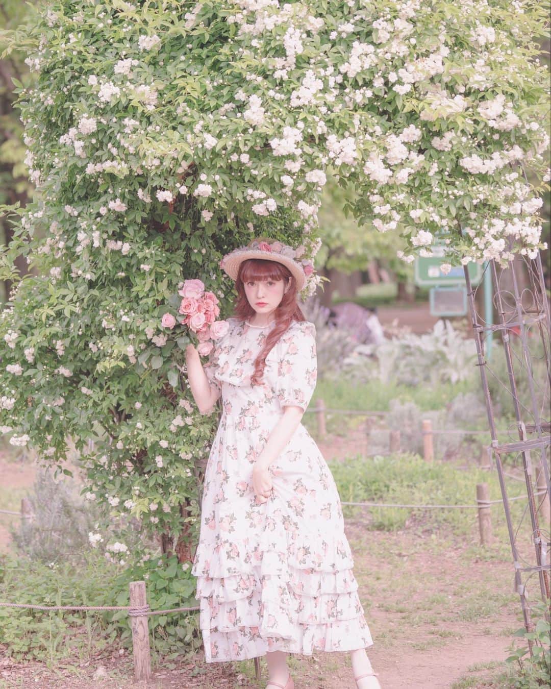 青木美沙子さんのインスタグラム写真 - (青木美沙子Instagram)「ピンクハウスさんのロングワンピース👗夏にさらっときれて、これから大活躍しそう💓 #ピンクハウス」5月10日 13時47分 - misakoaoki