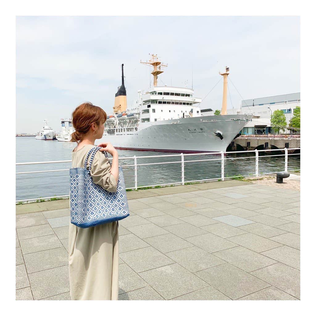 FreePark_Yokohamaさんのインスタグラム写真 - (FreePark_YokohamaInstagram)「⚓️ メルカドバッグフェア開催中🌈 人気のため追加納品しました❣️ しかも期間も延期👍👍👍 どれも1点ずつなので、売り切れ終了のため、 ぜひお早めにご来店くださいませ💕 ・ メルカドバッグはメキシコのオアハカ州の 先住民が作るハンドメイドの作品です❣️ ・ メキシコらしい鮮やかなカラーや 単色の使いやすいバッグまで 様々なバリエーションで揃えています😆 ・ チャームは単品だと2300円ですが、 バッグとセットなら1000円です👍 是非この機会をお見逃しなくご覧ください💕 ・ ・ Sサイズ JPY 8,000 +tax Mサイズ JPY 9,000 +tax Mサイズロングハンドル JPY 9,000 +tax  チャーム単品 JPY 2,300 +tax チャームSET JPY 1,000 +tax ・ ・ ・ ・ #lifestyle #design #暮らし #雑貨 #雑貨屋 #ジュエリー #jewerly #アクセサリー #bag #バッグ #shoes #スニーカー #ファッション #ナチュラル #洋服 #多肉植物 #器 #みなとみらい #MARINEandWALK #マリンアンドウォーク #セレクトショップ #likes #love #メルカドバッグ #メキシコ #カラフル #夏バッグ #使いやすい」5月10日 13時55分 - freepark.jp