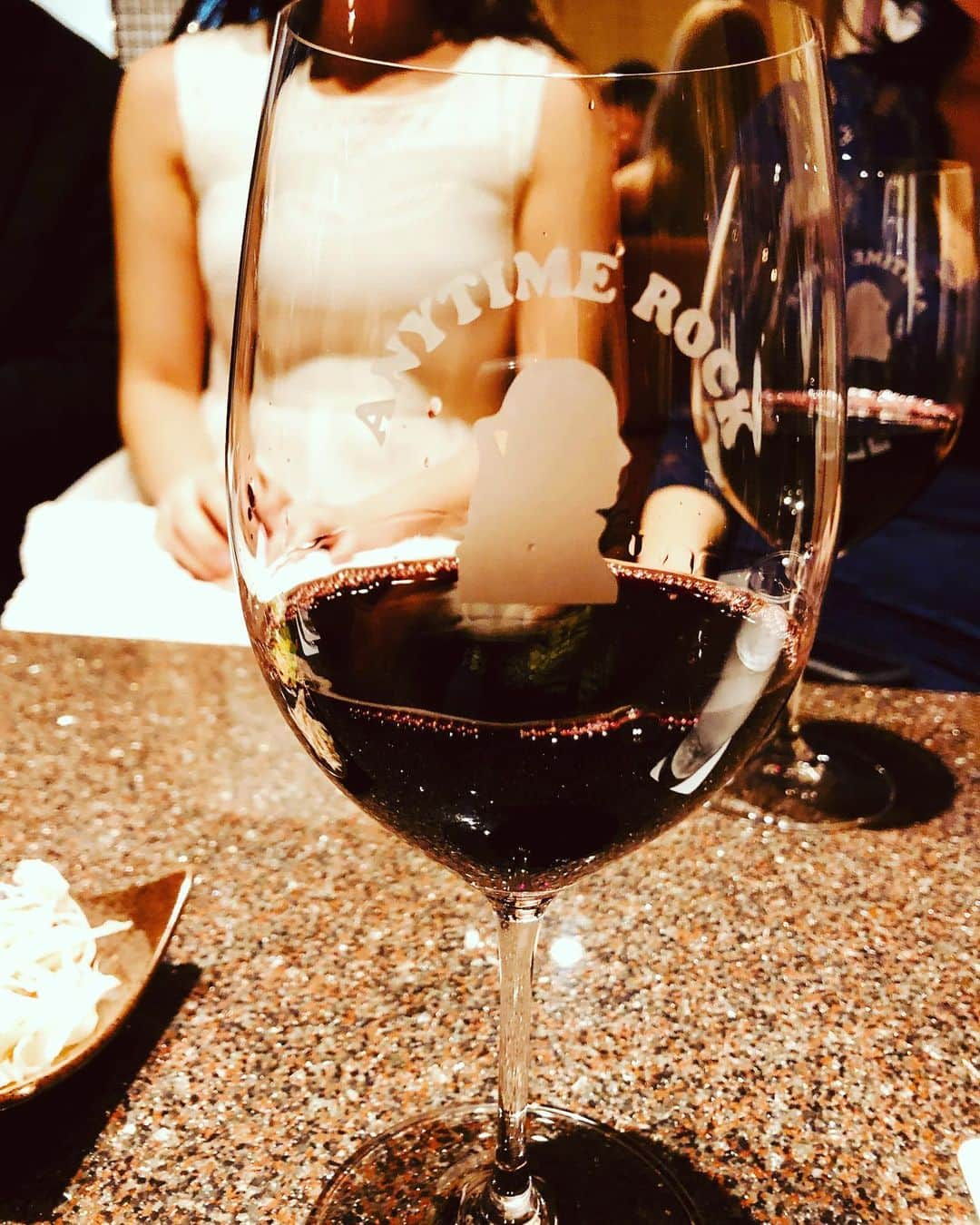 原日出子さんのインスタグラム写真 - (原日出子Instagram)「昨夜の続き〜〜(≧∀≦) 楽しくて飲み過ぎた夜〜〜w #入手困難国産ウィスキー #花見小路 #はしご酒」5月10日 14時05分 - hara_hideko