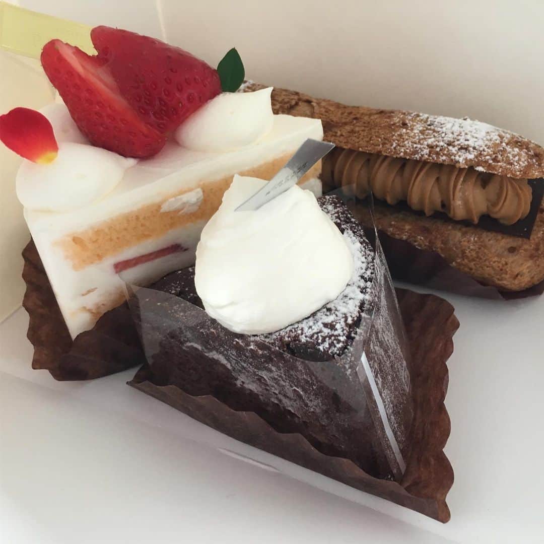 高羽そらのインスタグラム：「久しぶりに食べたけれど、ほんとここのケーキは世界一やわ。可愛い奥さんも出産を終えて、お店に復帰されてるしね🤗 #プレフェレ」